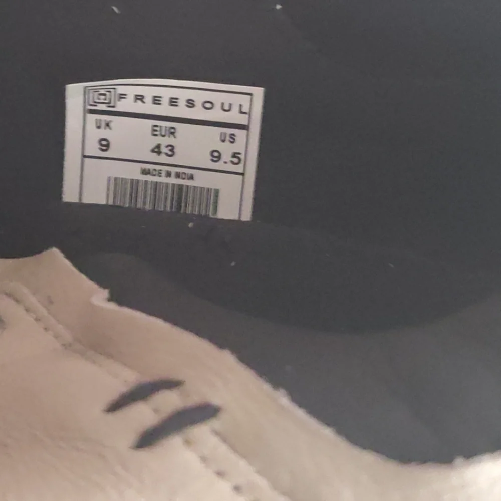 Freesoul White and‎ Black Low-Top Athletic Shoes with Leather Upper Size,,9.5